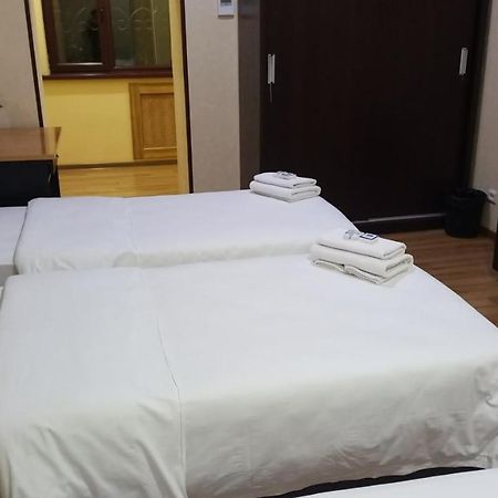 Hayot Hostel Ташкент Екстер'єр фото