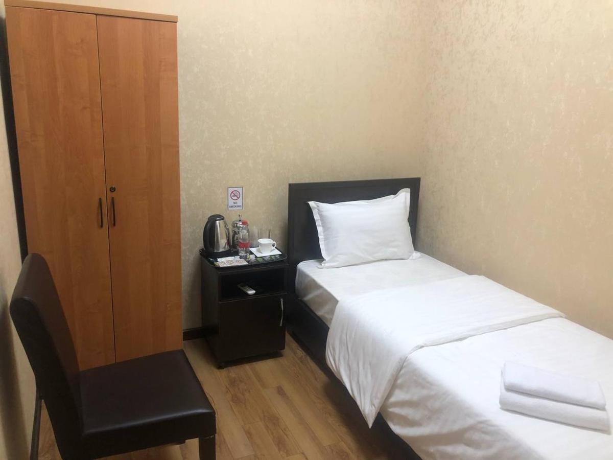 Hayot Hostel Ташкент Екстер'єр фото